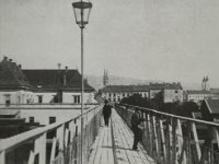 Pješački most preko željezničke pruge, istočna strana Glavnog kolodvora, 1904. godine